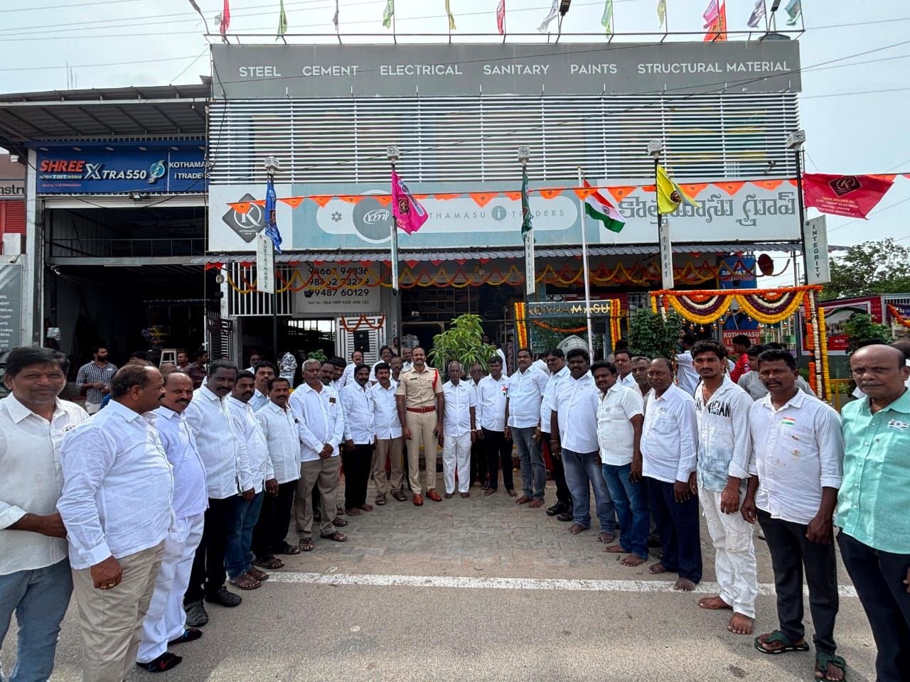 కొత్తమాసు ఐ ట్రేడర్స్ ఆధ్వర్యంలో ఘనంగా స్వాతంత్ర్య దినోత్సవ వేడుకలు