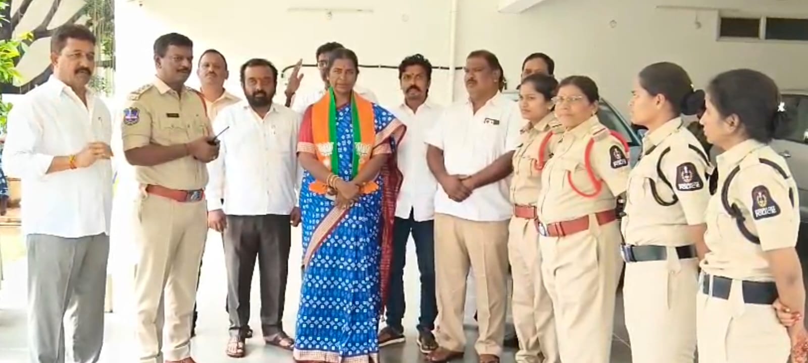 బీజేపీ రాష్ట్ర ఉపాధ్యక్షురాలు బండ కార్తికరెడ్డి హౌస్ అరెస్ట్