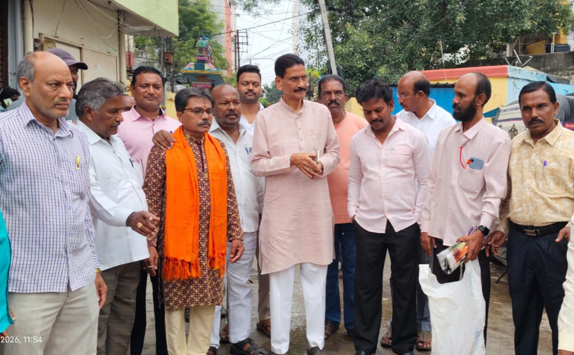 పురాతన ఆలయాన్ని సందర్శించిన మర్రి శశిధర్ రెడ్డి