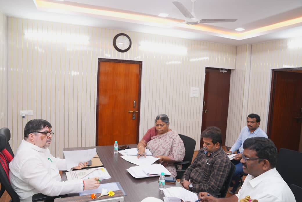 బీసీ మహిళలకు ‘ఇంటింటా ఇందిరమ్మ కుట్టు మిషన్లు’ పథకం అప్లికేషన్ ప్రక్రియ ,పథకం అమలుపై చర్చ బీసీ గురుకులాలు, హాస్టల్ ల పనితీరుపై చర్చ