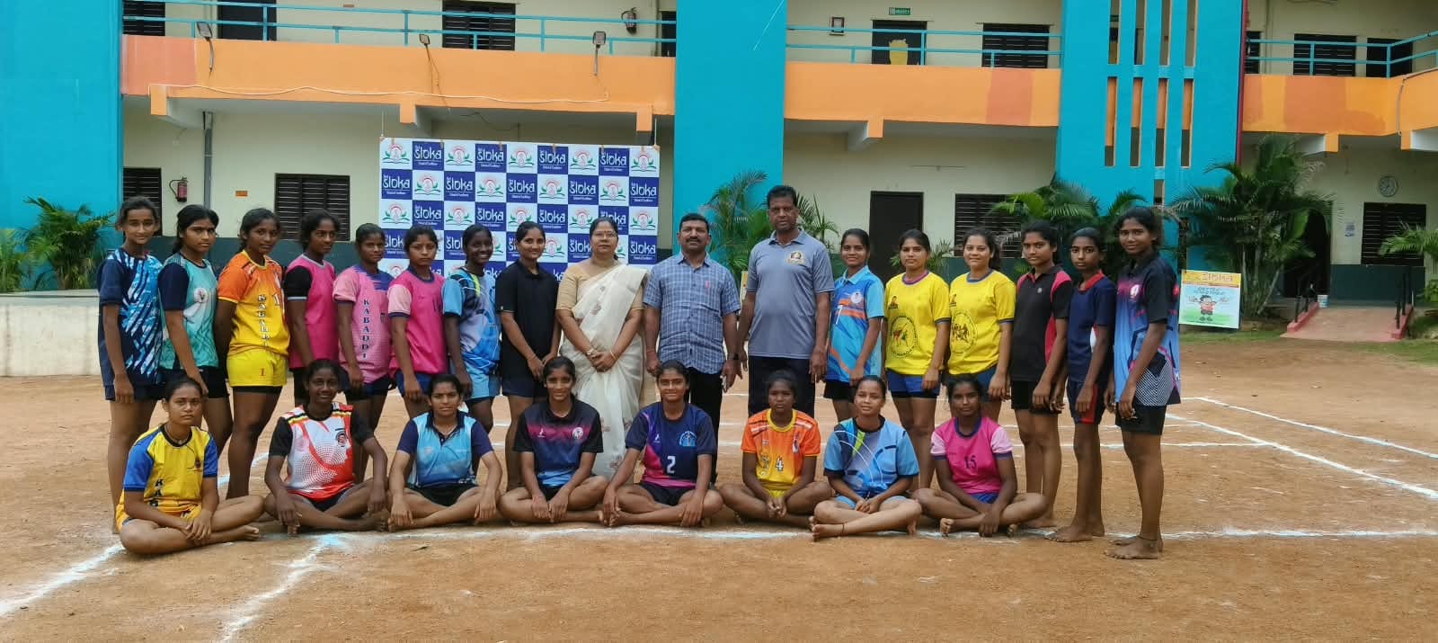 జిల్లా కబడ్డీ శిక్షణ శిబిరాన్ని సందర్శించిన డాక్టర్ కుక్కడాల ఆంజనేయులు