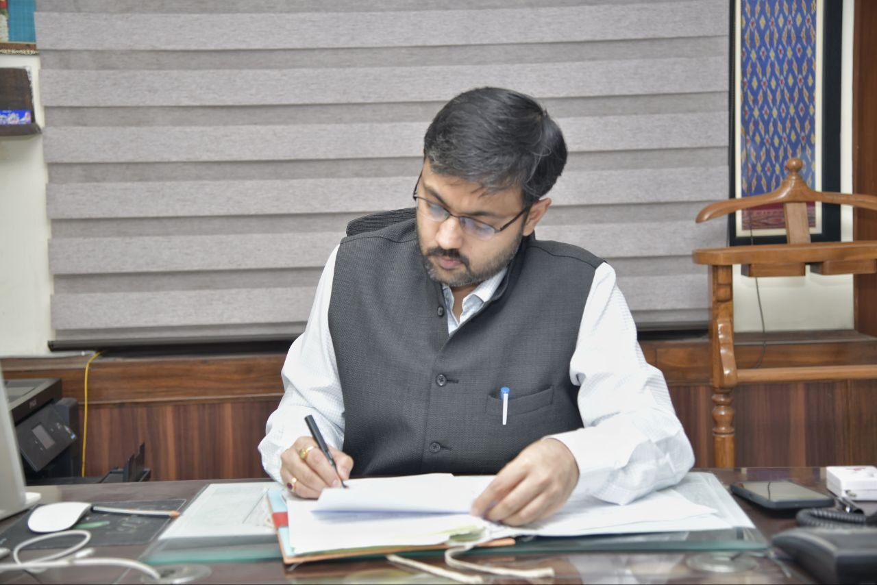 Advait Kumar Singh assumes charge as Telangana Bhavan Resident Commissioner