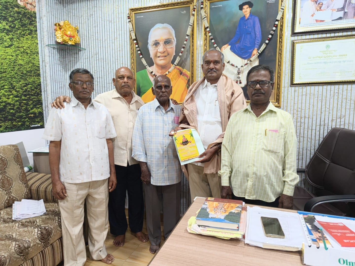 నవరాత్రి ఉత్సవాలకు నోముల ప్రకాశ్‌రావు, ఏడుకొండలుకు ఆహ్వానం