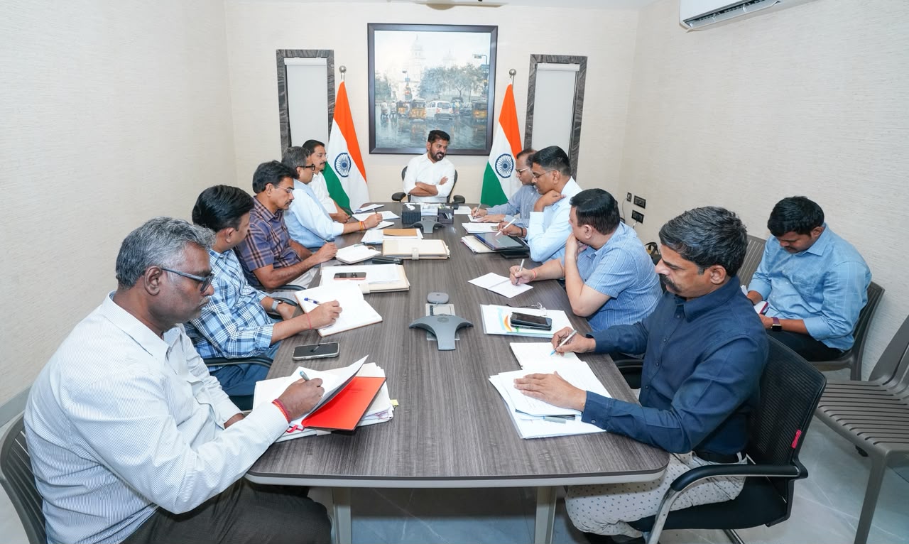 భవిష్యత్ లో తీవ్రమైన సంక్షోభం ఎదుర్కోవాల్సిన ప్రమాదం ప్రజలకు అవగాహన కల్పించాలి
