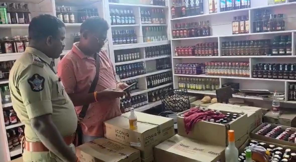 విశాఖలో పబ్లు, బార్ అండ్ రెస్టారెంట్లపై పోలీసుల ప్రత్యేక తనిఖీలు