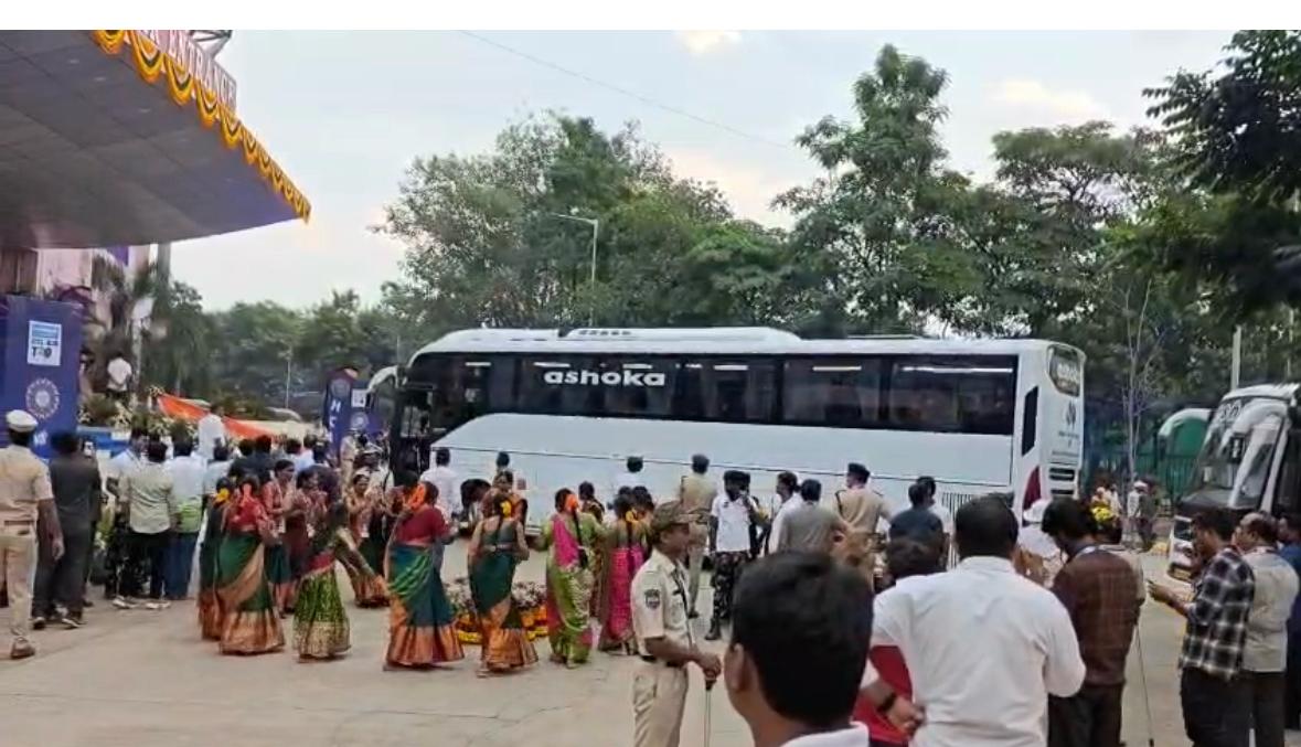 ఉప్పల్ స్టేడియంలో భారత్–వెస్టిండీస్ క్రికెట్ మ్యాచ్ సందర్భంగా బతుకమ్మ, కళారూపాలు, పర్యాటక ఆకర్షణలను ప్రదర్శించిన తెలంగాణ పర్యాటక శాఖ