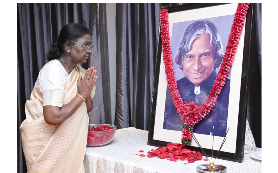 అబ్దుల్ కలాంకు రాష్ట్రపతి ముర్ము పుష్పాంజలి