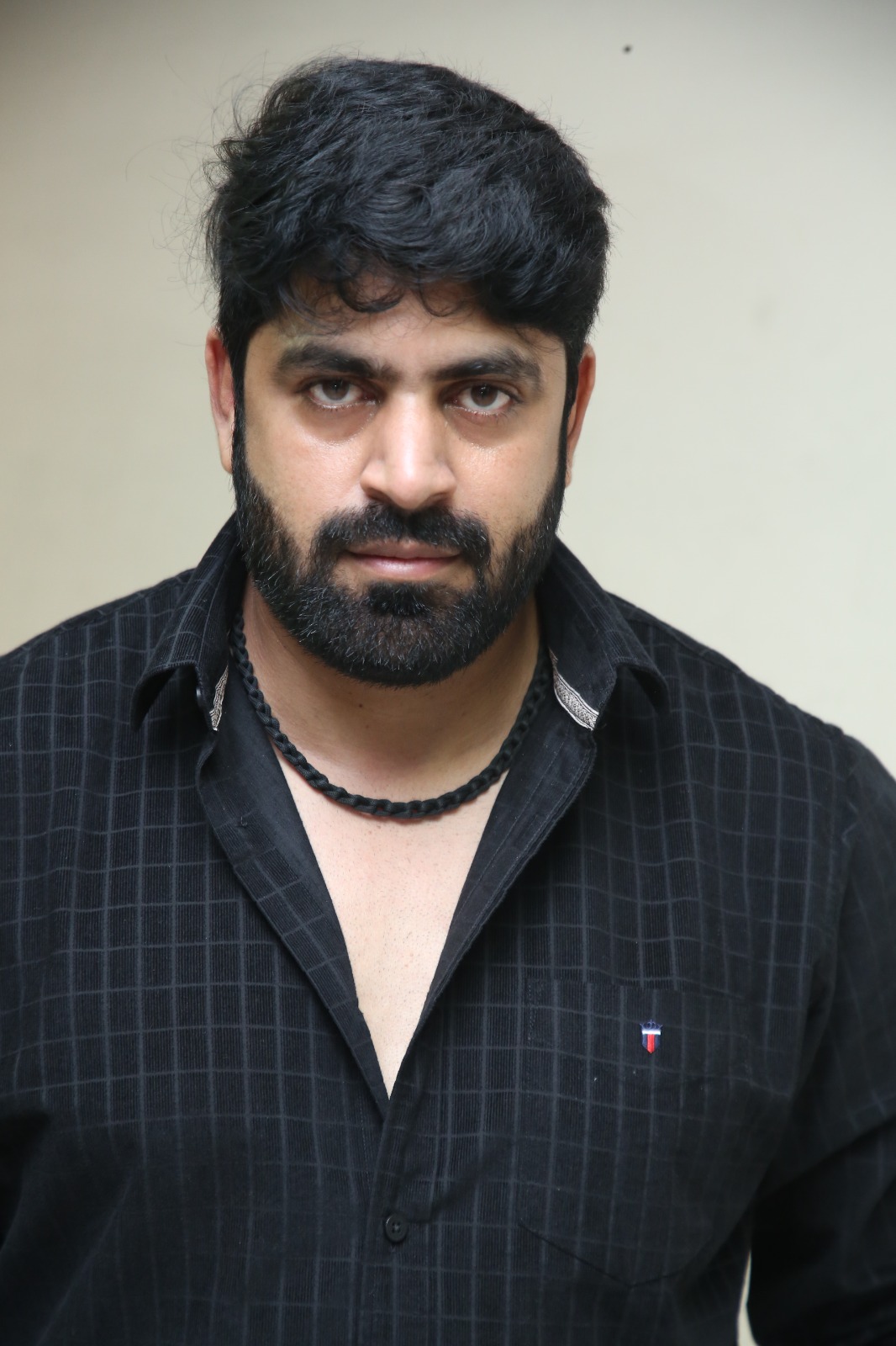 చిన్న సినిమాలను చంపేస్తున్నారు.. ఇండస్ట్రీ పెద్దలపై ‘ఓ అందాల రాక్షసీ’ హీరో షిరాజ్ మెహదీ ఫైర్! థియేటర్లు ఇవ్వరు.. ఓటీటీకి అమ్ముకోనివ్వరు..