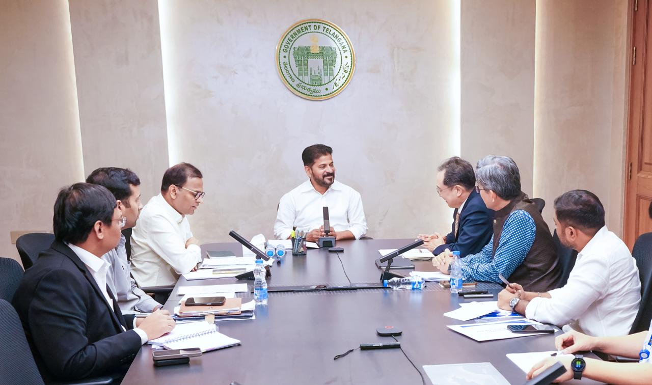 హైదరాబాద్లో హ్యుందాయ్ కార్ల తయారీ ప్లాంట్ ఏర్పాటు చేయండి సంస్థ యాజమాన్యానికి సీఎం రేవంత్రెడ్డి పిలుపు
