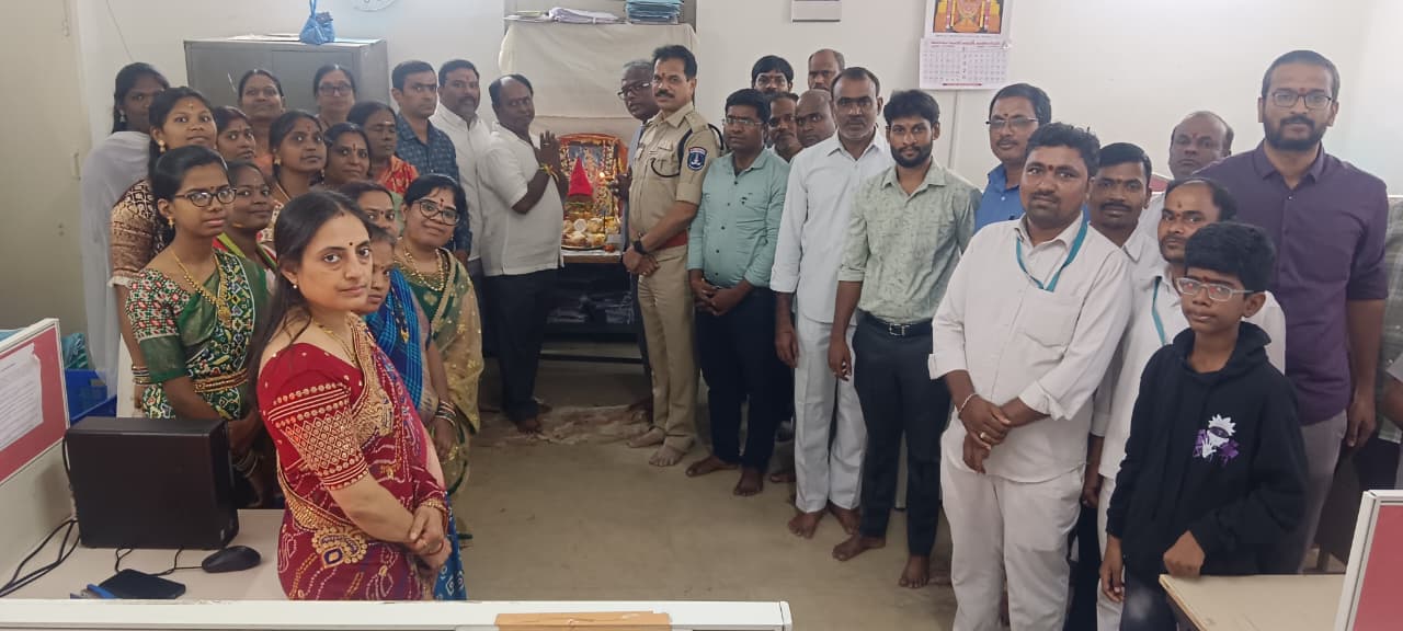 తెలంగాణ మానవ హక్కుల కమిషన్లో ఘనంగా దుర్గాపూజ, బతుకమ్మ వేడుకలు